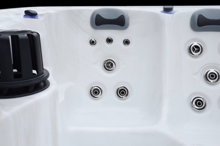 Гидромассажный СПА бассейн Sunrans SR808C Гидромассажный СПА бассейн Sunrans SR808C